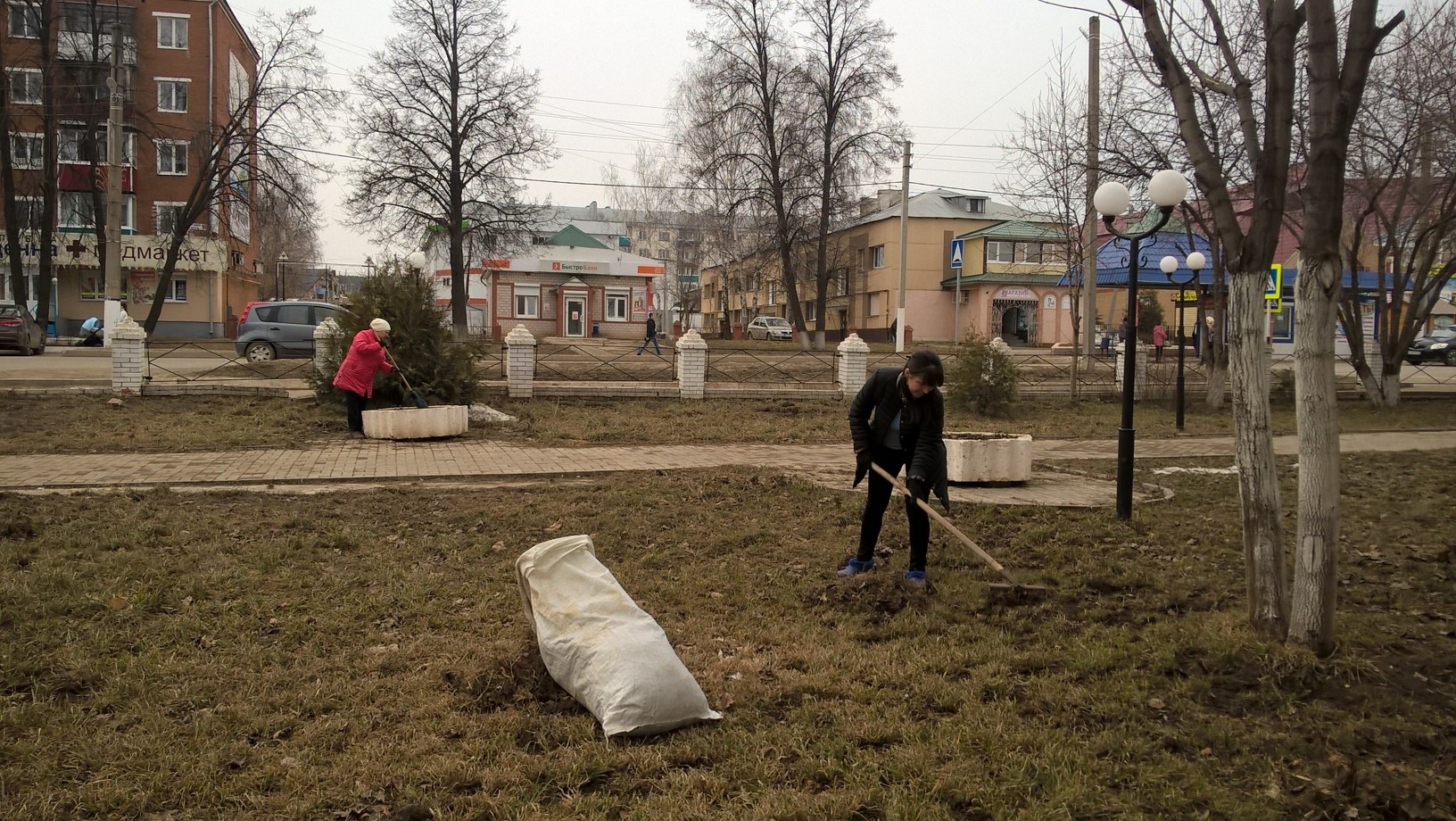 В Филиале ГКУ ЦЗН Менедлеевского района по Агрызскому району прошел субботник 